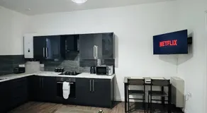 2BR Home Cozy & Comfortable Stay in Accrington - Image 3