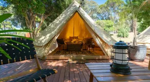 Castlemaine Gardens Luxury Glamtainer - Image 2