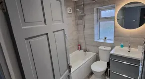 Dulverton house - 3 bed house /sleeps 6+ driveway+close to M1 - Image 2