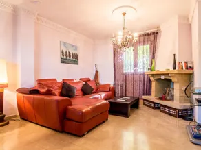 Modern Holiday Home in El Puntal with Swimming Pool - Image 4
