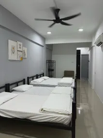 Modern & Cozy Home Stay - Image 2