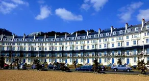 Beautifully appointed, period seaside apartment - Image 5