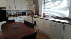Hilltop House - Image 2
