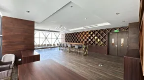 Modern 2BR, Gym, Pool, Juffair - Image 3