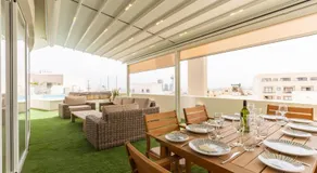 Large apartment with pool - Image 4