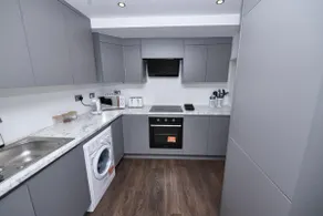 Aylesbury Apartment 1 with free parking - Image 3