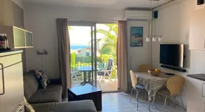 Bienvenue à Sainte-Maxime: Un appartement confortable au soleil vous attend - Image 2