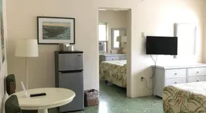El Patio Motel - Image 2