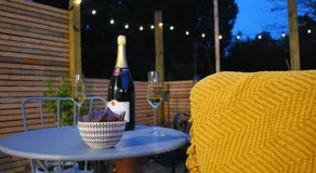 Stylish-Stays Covert Cottage, Fleet Stylish Cottage, Parking, Patio, Dog Friendly, EV - Image 3