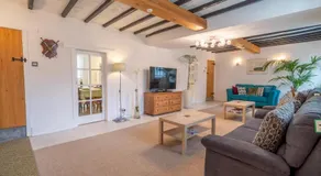 Amazing Guest Cottage in Nottingham with Parking! - Pass the Keys - Image 2