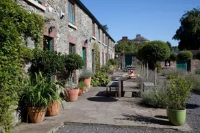 Luxury 18th Century Georgian Stable Yard House - Image 3