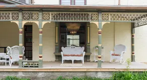 Moulin Rouge House Bed and Breakfast - Image 4