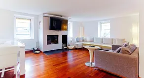 Presidental Suite Apartment by Livingdowntown - Image 2