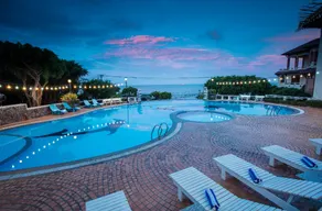 Beachfront Hotel - Image 5