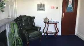 Sea View Guest House - Image 4
