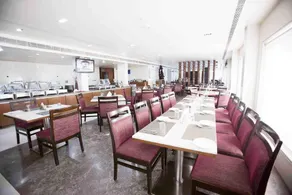 Hotel Urvasi - Image 2