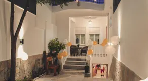 Friends' Guesthouse & Hostel - Image 2