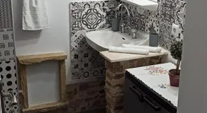 Eleonoras House - Image 3