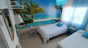 Hawaii Fira Barcelona - Image 2