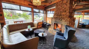 Distinction Luxmore Hotel - Image 3