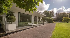 Elegant Guesthouse on Castle Domain near Bruges - Image 5