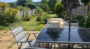 Park Terrace - 3BR House, Garden Patio, Parking, Sleeps 6 - Image 4