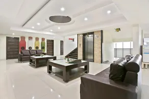 Super Townhouse Halcyon Deccan Inn Near Shilparamam - Image 2