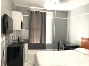 Adrian Hotel - Image 2