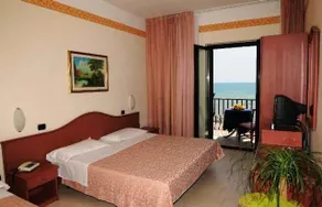 Hotel Panorama Del Golfo - Image 2