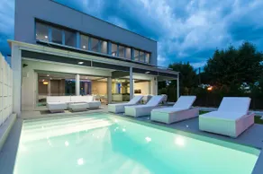 Villa Exclusive Piscine Privée à 30km de Barcelone - Image 2