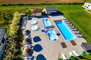 Comfortable holiday homes with a pool - Image 4