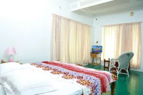 Orchid Lake View Homestay - Image 2