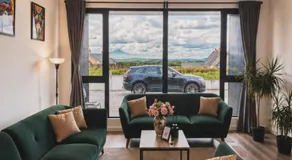"Deerpark Villa - Sleeps 8, Views of The Rock of Cashel, Palace Hotel & outdoor Sauna! - Image 4