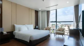 Luxury6 Hotel - Image 3