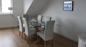 SEACLIFF ROAD APARTMENT - Image 3