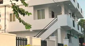 White Terrace Apartments - Image 2