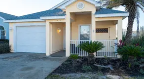 PALM COVE VACATION HOME- One level, Community pool, Pet Friendly - Image 5
