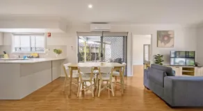 3BR Coomera Duplex 2- Cute & Cosy Home Close to Theme Park - Image 4