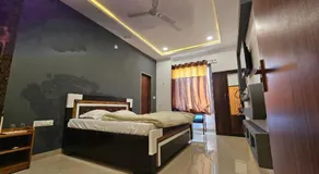 THE POPULAR RESDINCY & RESTAURANt - Image 2