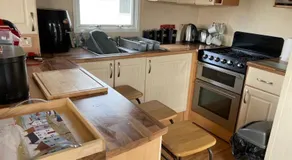 Caravan - Sleeps 8 - Pets Ok - Parking - Patio - Image 4