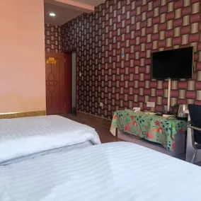 Deyilin Theme Hotel - Image 4