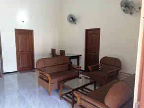 Lahiru Airport Villa - Image 4
