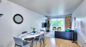 Beautiful Spacious Apartments! 6 guest Vacation home Montreal - Image 2