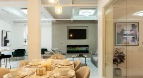 Skyway Luxury Stay with Jacuzzi Bath - Image 5