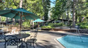 Waters Edge Escape - Patio with BBQ Near Beach - Image 5