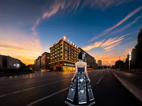 Carlton Hotel (Sanjiang) - Image 2