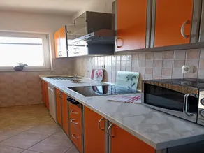 Byt i Senj blízko moře a bazénu - Image 2