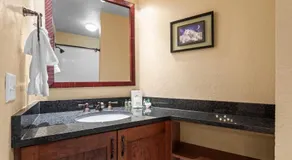 KBM Resorts Boulder Creek Beautifully updated Easy Walk to Main St Close to Deer Valley Hot Tub Gas Fireplace BCC-1101 - Image 3
