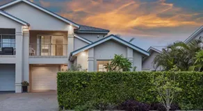Ocean Beach Holiday House - Image 3