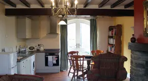 Hidden gem apartment in picturesque village close to Durham - Image 2